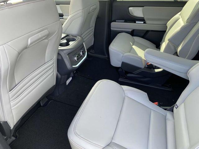 new 2025 Ford Expedition car, priced at $71,905