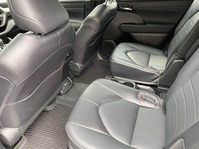 used 2022 Toyota Highlander car, priced at $32,280