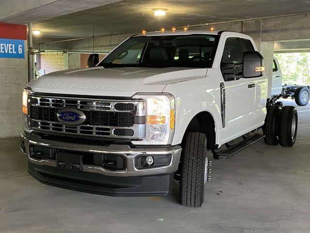 new 2025 Ford F-350 car, priced at $61,220