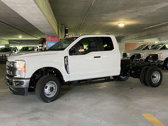 new 2025 Ford F-350 car, priced at $61,220