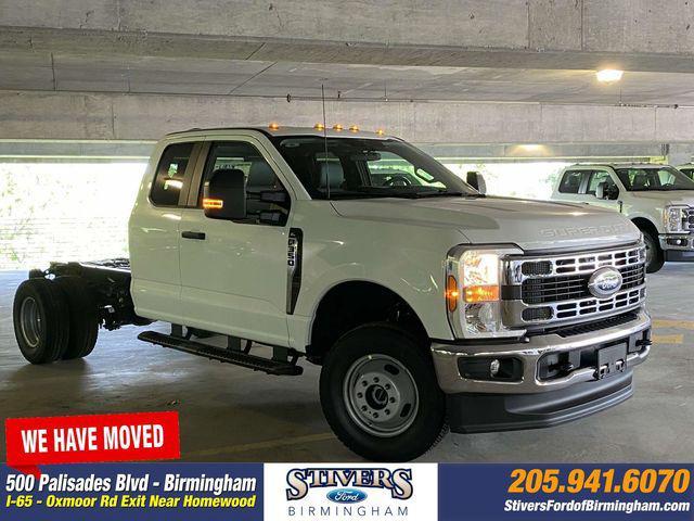 new 2025 Ford F-350 car, priced at $61,220