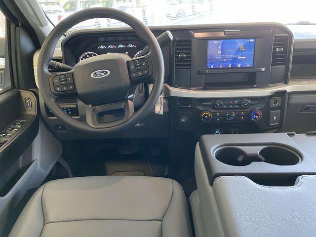 new 2025 Ford F-250 car, priced at $52,060