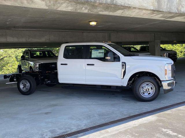 new 2025 Ford F-250 car, priced at $52,060