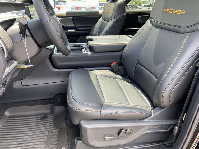 new 2025 Ford Expedition car, priced at $83,025