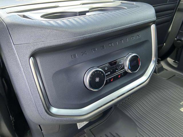 new 2025 Ford Expedition car, priced at $83,025