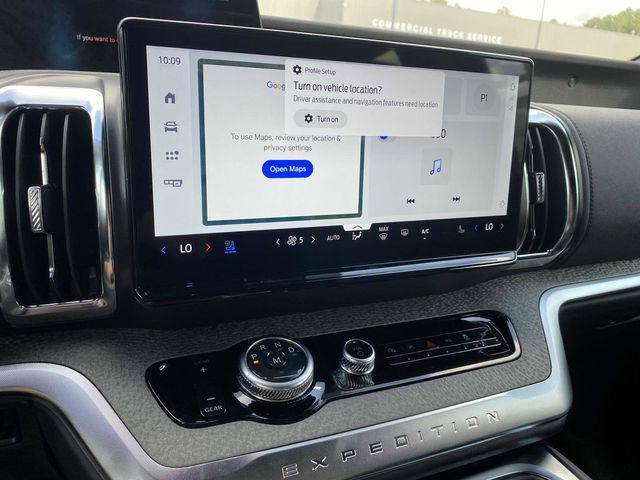 new 2025 Ford Expedition car, priced at $83,025
