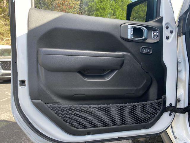 used 2023 Jeep Gladiator car, priced at $35,604