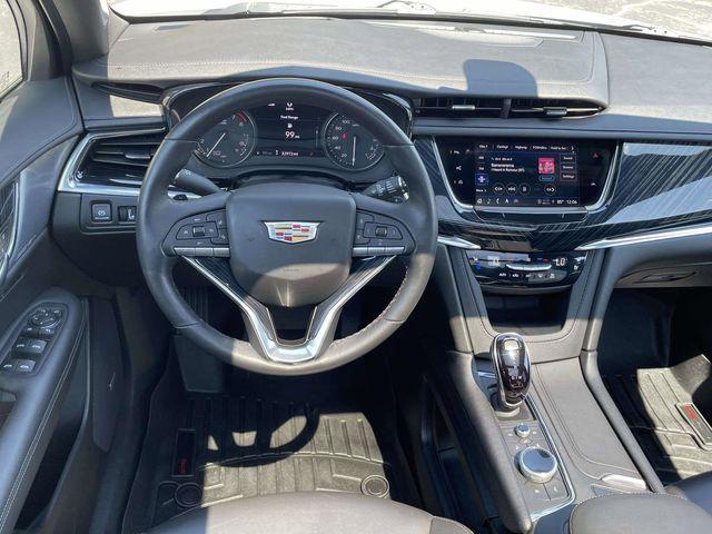 used 2024 Cadillac XT6 car, priced at $40,902