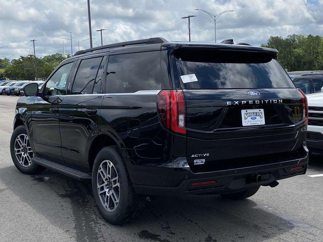 new 2025 Ford Expedition car, priced at $68,210