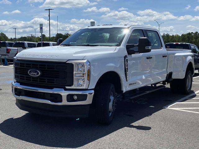 new 2025 Ford F-350 car, priced at $67,840