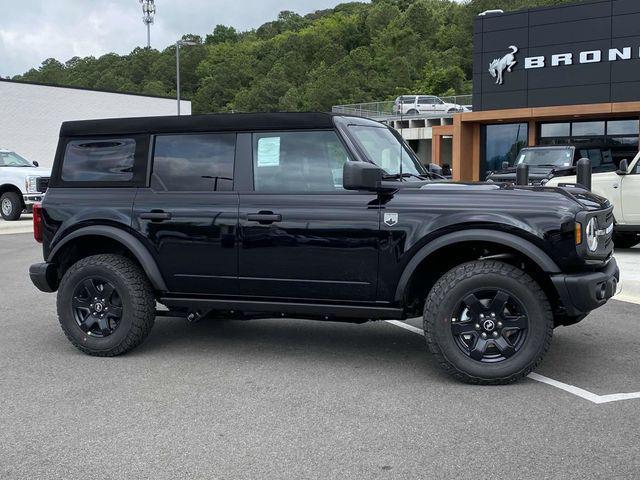 new 2025 Ford Bronco car, priced at $44,371