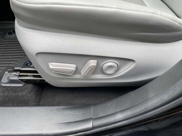 used 2022 Toyota Highlander car, priced at $34,999