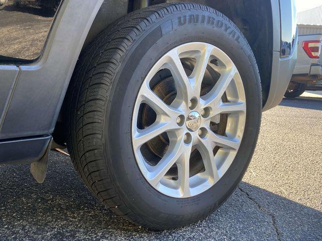 used 2018 Jeep Cherokee car, priced at $13,777