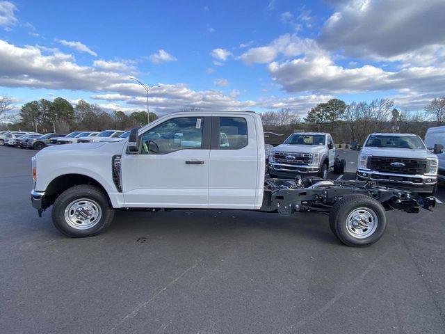 new 2024 Ford F-250 car, priced at $43,450