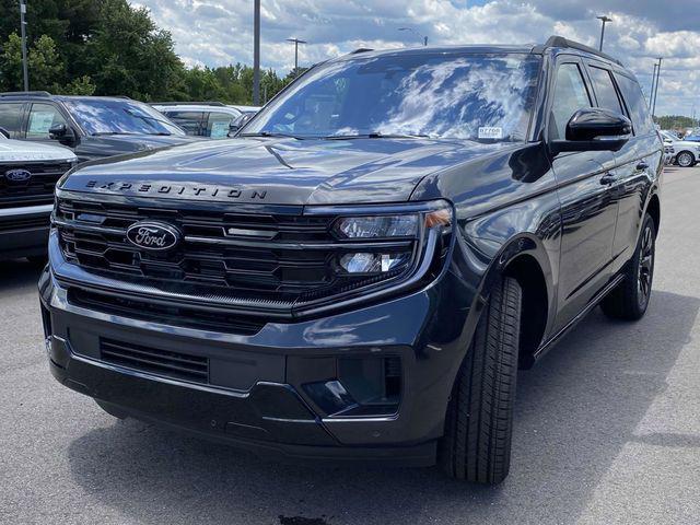 new 2025 Ford Expedition car, priced at $80,490