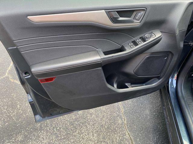 used 2022 Ford Escape car, priced at $21,999