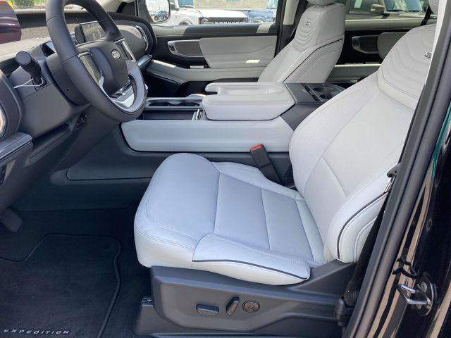 new 2025 Ford Expedition car, priced at $84,990