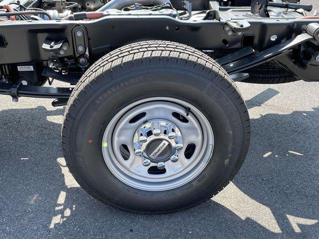 new 2025 Ford F-250 car, priced at $51,235