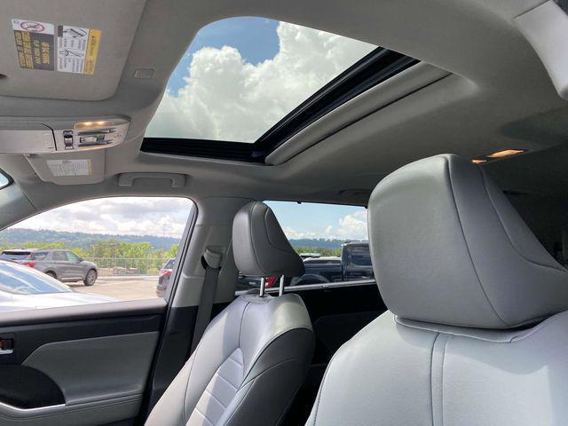 used 2022 Toyota Highlander car, priced at $31,999