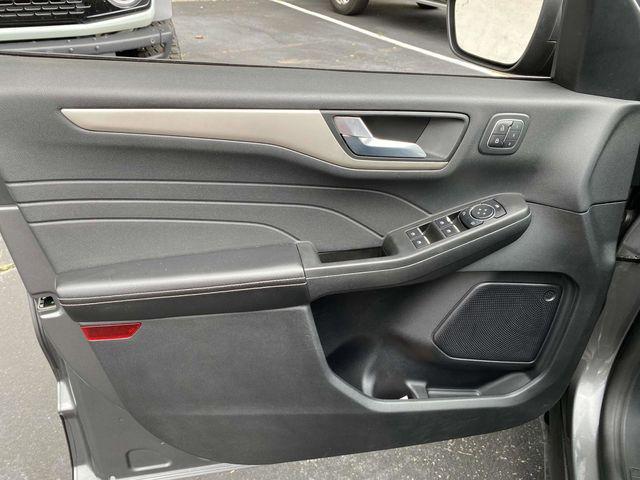 used 2022 Ford Escape car, priced at $18,999
