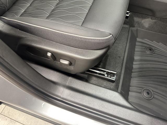 used 2023 Buick Envision car, priced at $35,287