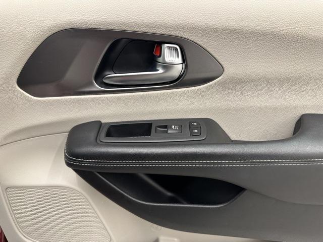 used 2023 Chrysler Pacifica car, priced at $24,989
