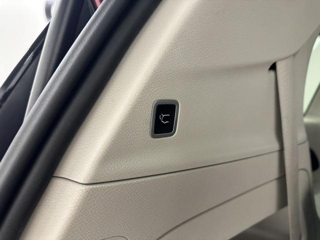 used 2023 Chrysler Pacifica car, priced at $24,989