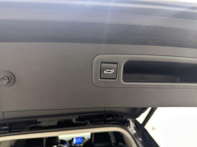 used 2023 Toyota Highlander car, priced at $40,153