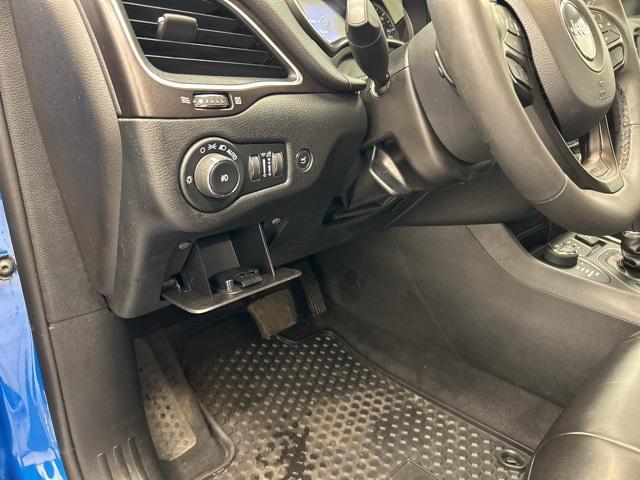 used 2022 Jeep Cherokee car, priced at $27,252