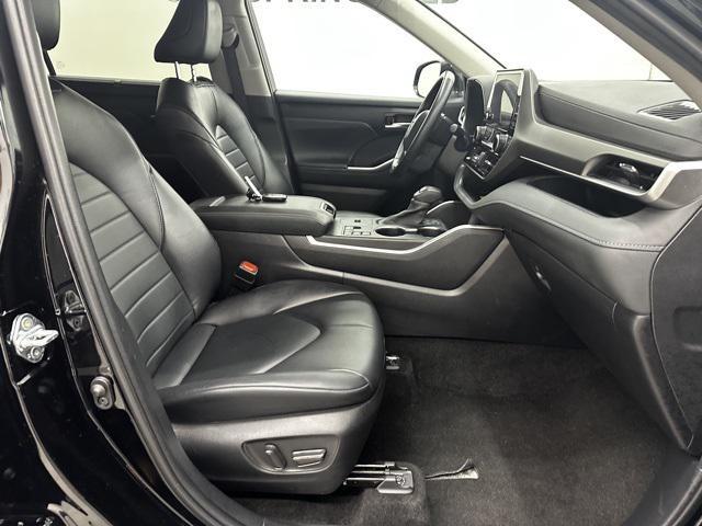 used 2023 Toyota Highlander car, priced at $34,413