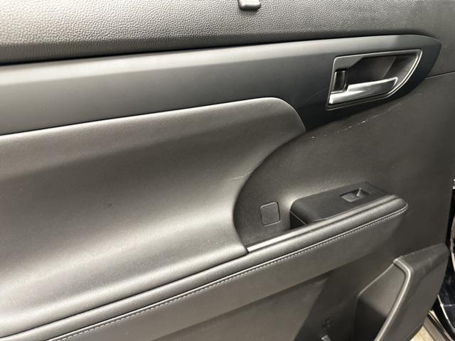 used 2023 Toyota Highlander car, priced at $34,413