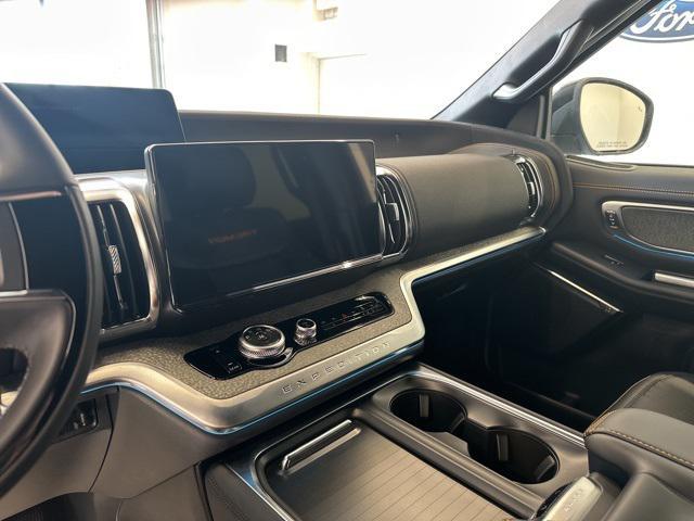 new 2025 Ford Expedition car, priced at $84,020