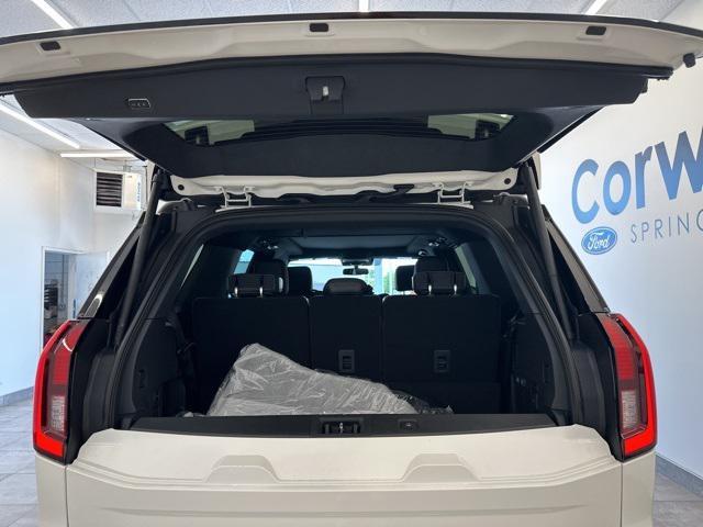 new 2025 Ford Expedition car, priced at $84,020