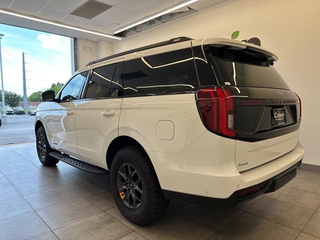 new 2025 Ford Expedition car, priced at $84,020