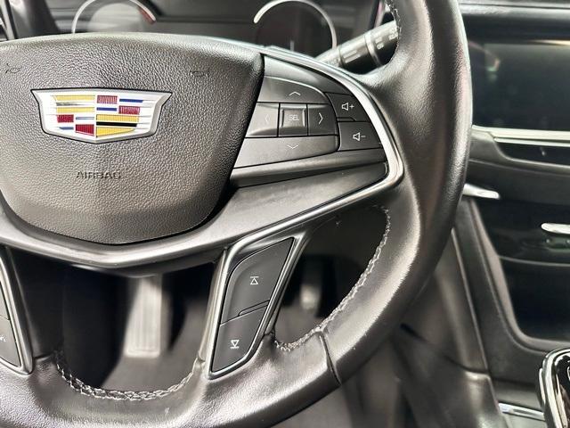 used 2022 Cadillac XT5 car, priced at $30,370