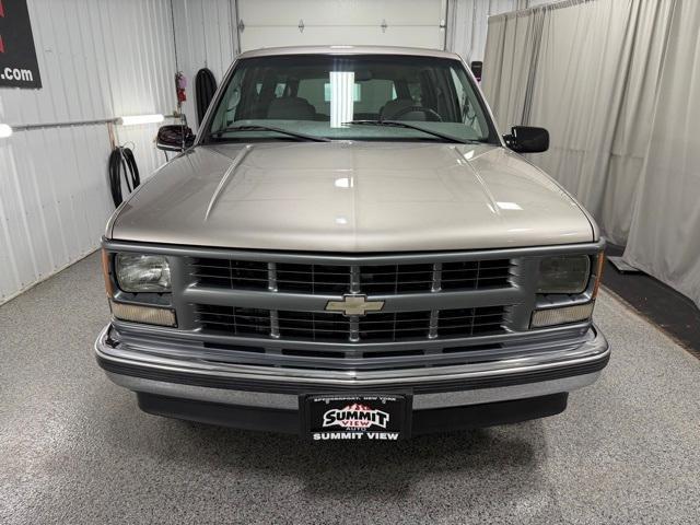 used 1999 Chevrolet Suburban car, priced at $14,995