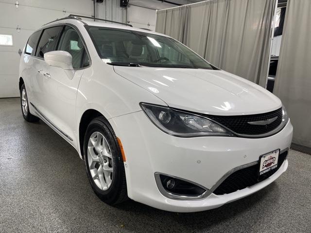 used 2017 Chrysler Pacifica car, priced at $14,995