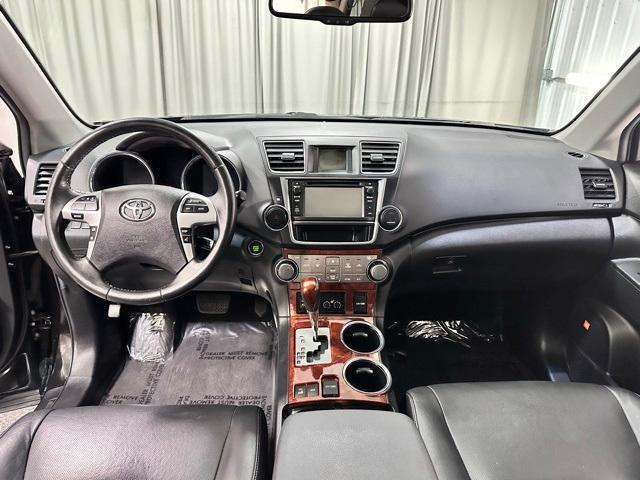 used 2013 Toyota Highlander car, priced at $14,322