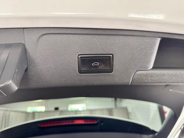 used 2020 Volkswagen Atlas Cross Sport car, priced at $24,469