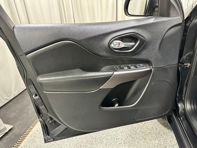 used 2019 Jeep Cherokee car, priced at $20,995