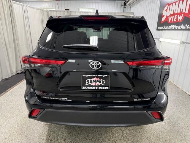 used 2022 Toyota Highlander car, priced at $33,648