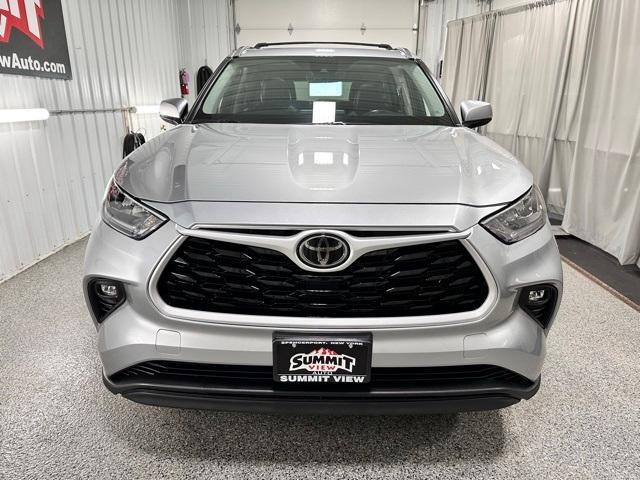 used 2020 Toyota Highlander car, priced at $29,288