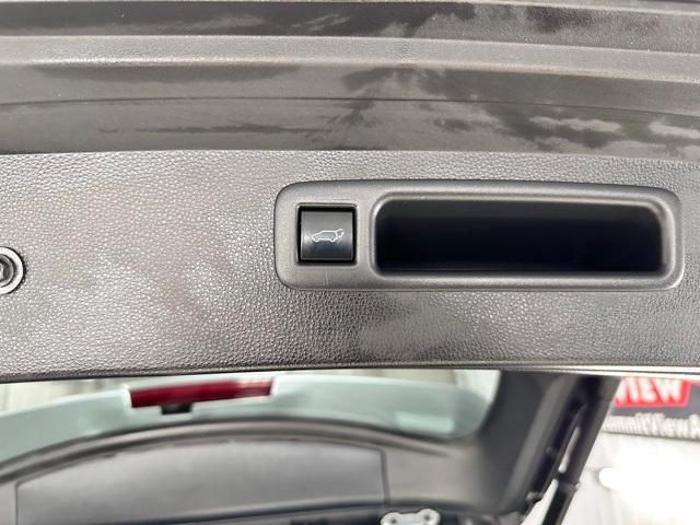 used 2020 Toyota Highlander car, priced at $29,288