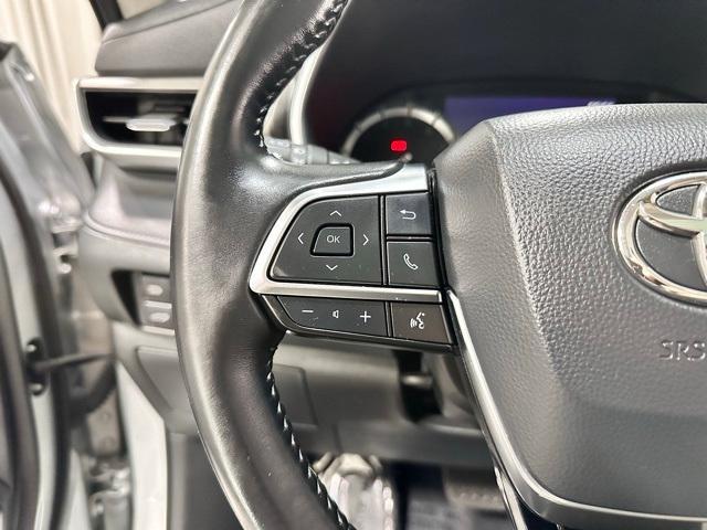 used 2020 Toyota Highlander car, priced at $29,288
