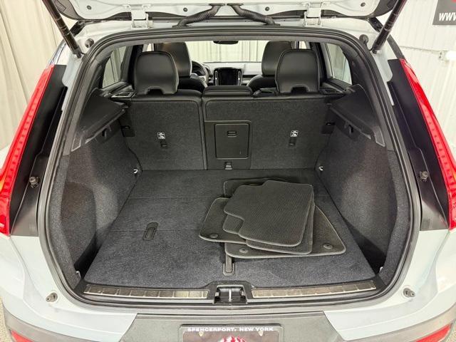 used 2021 Volvo XC40 car, priced at $25,273