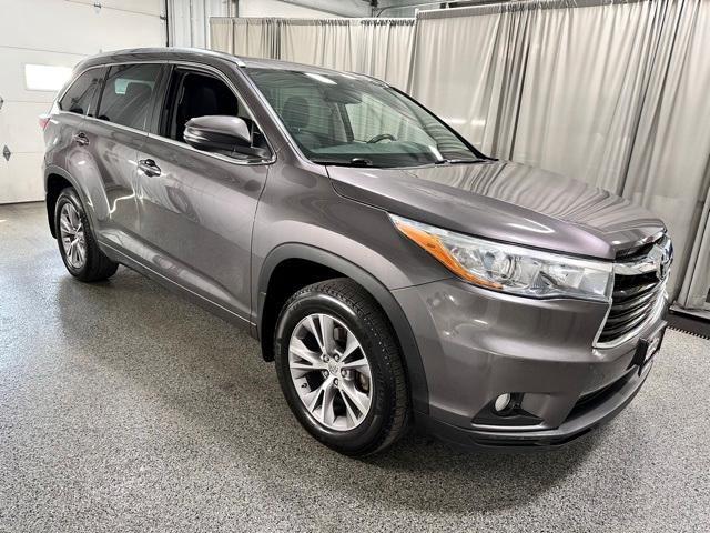 used 2015 Toyota Highlander car, priced at $17,850