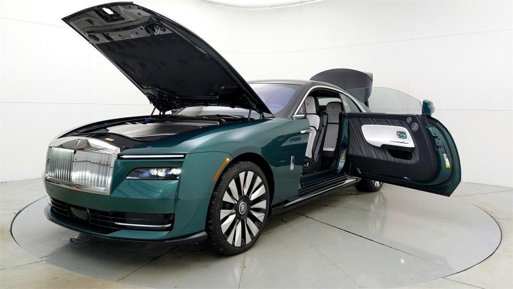 used 2024 Rolls-Royce Spectre car, priced at $509,000