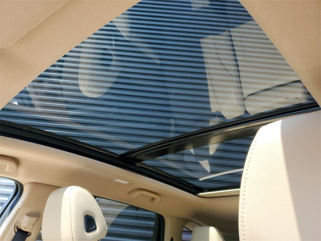 used 2022 Acura MDX car, priced at $39,998