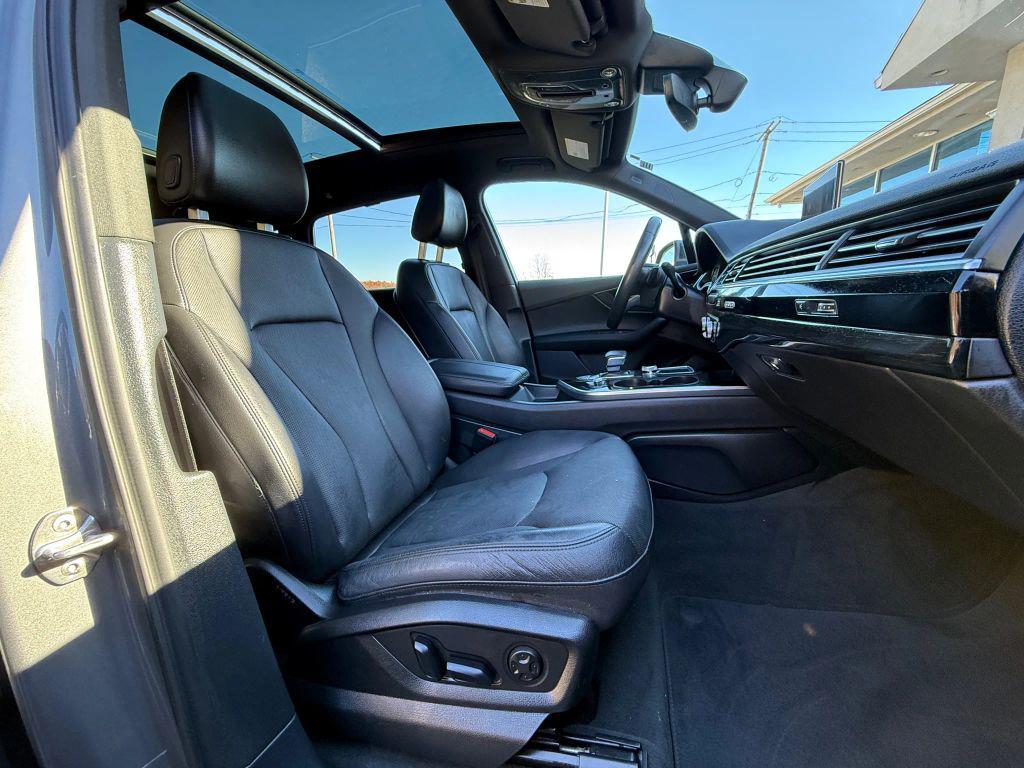 used 2017 Audi Q7 car, priced at $14,121