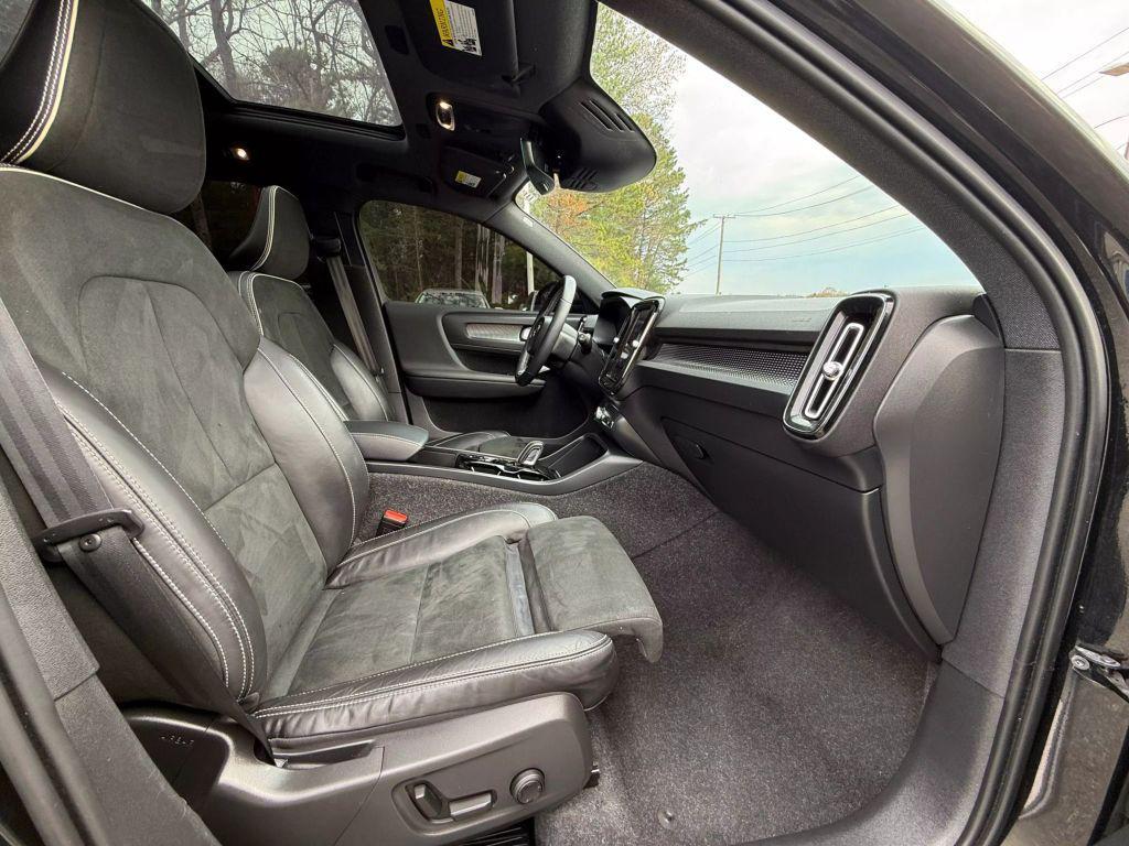 used 2021 Volvo XC40 car, priced at $19,597